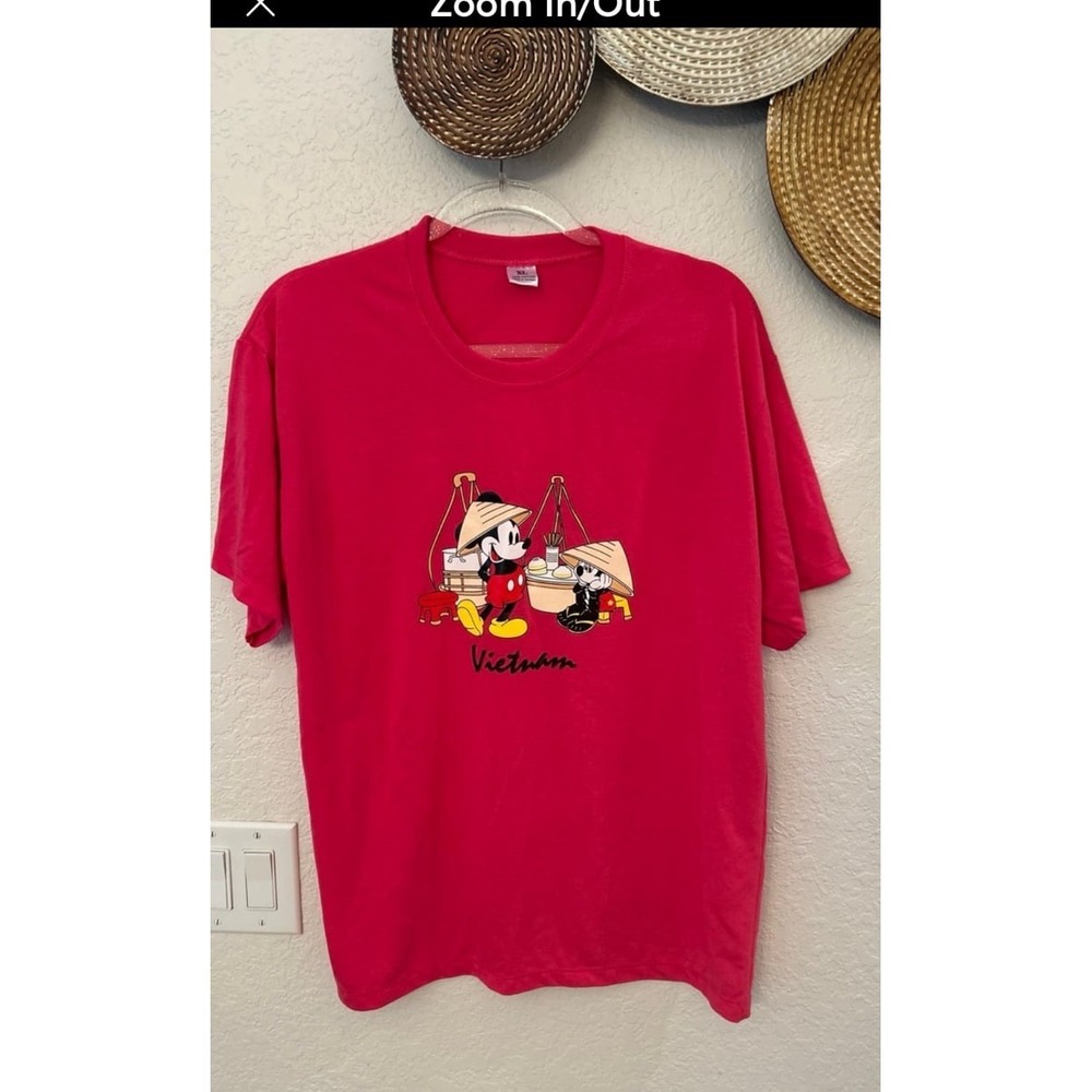 Disney Mickey & Minnie wearing a red traditional Vietnamese t-shirt XL